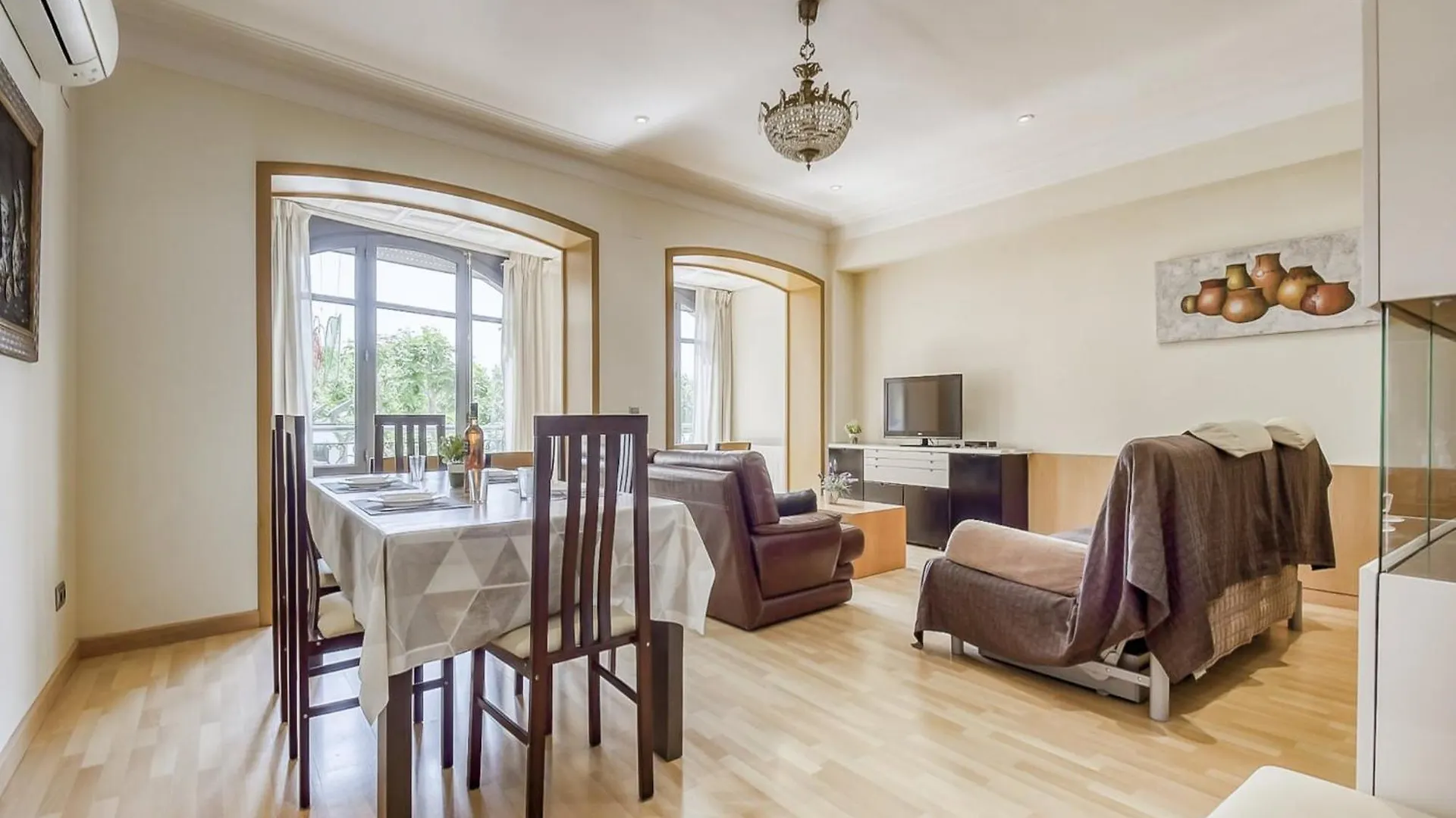 Apartment With View Ρόζες