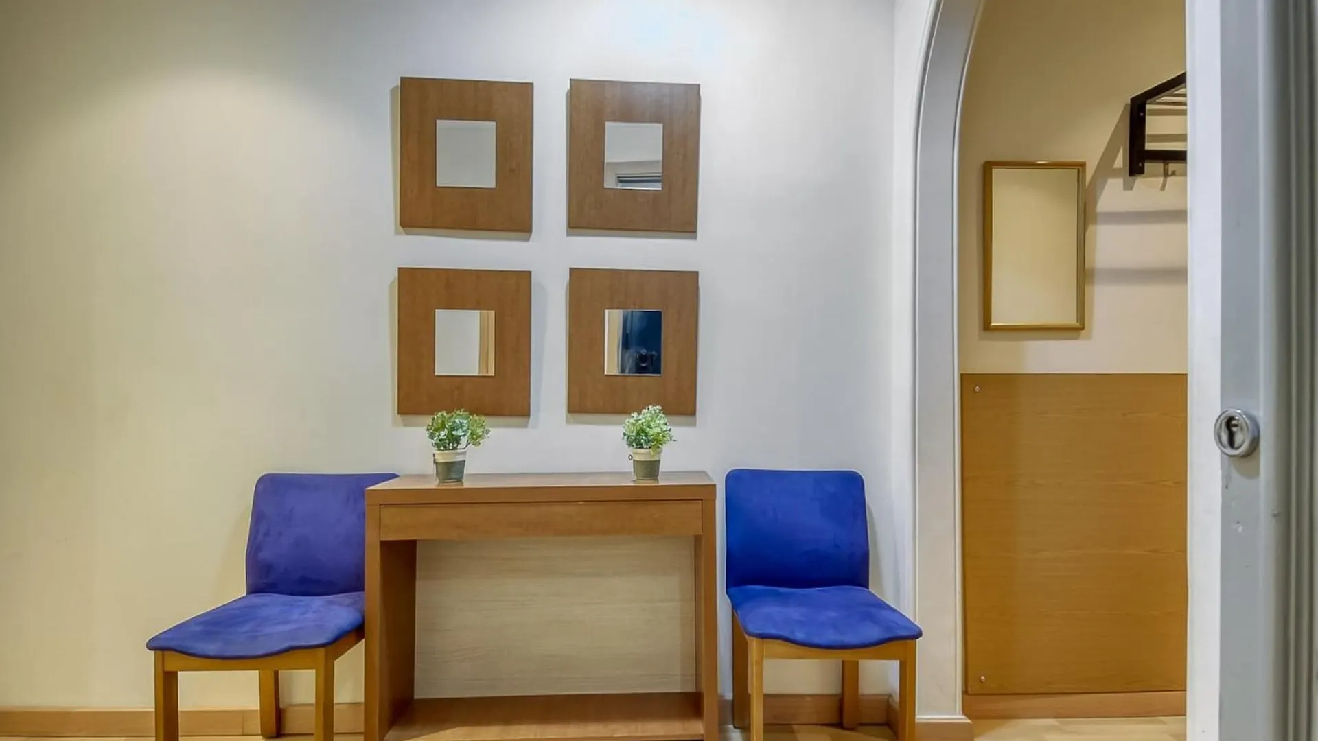 Apartment With View Ρόζες