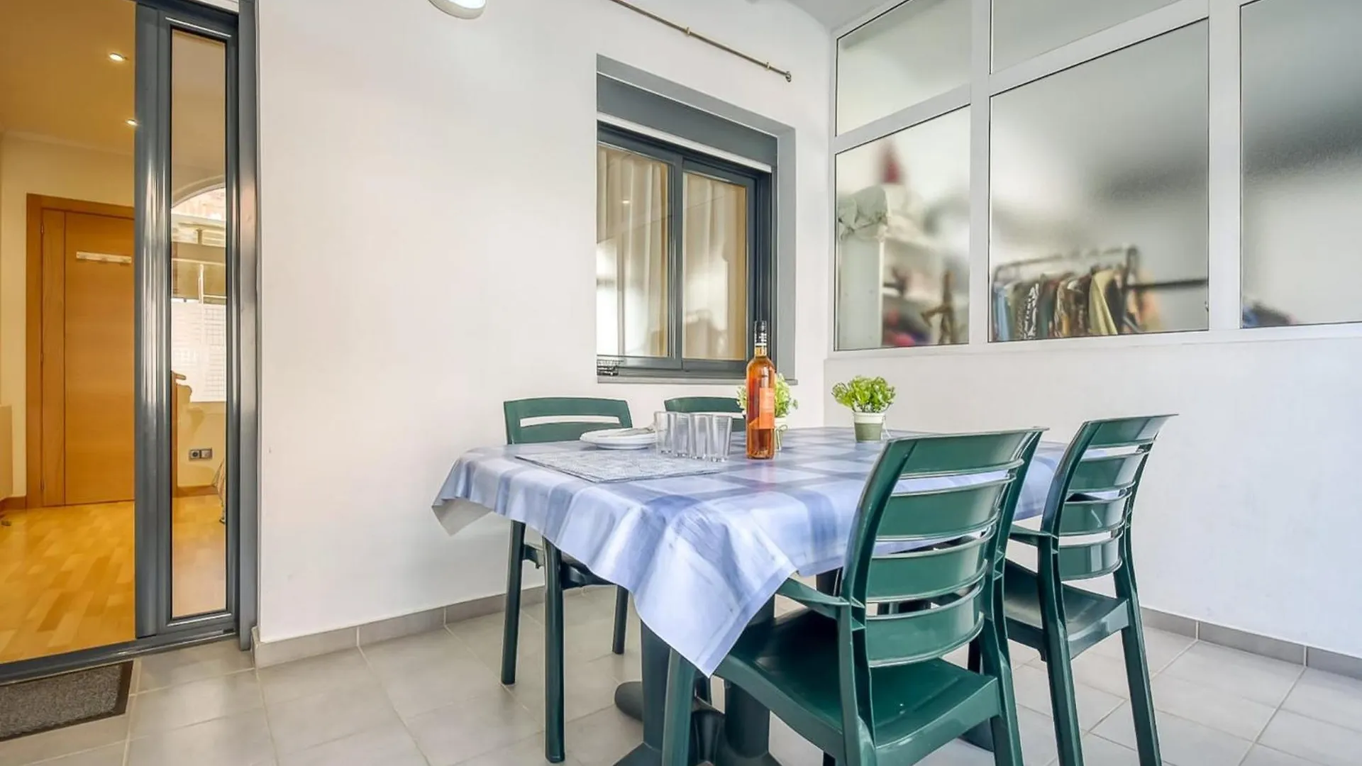 Apartment With View Ρόζες 0*,
