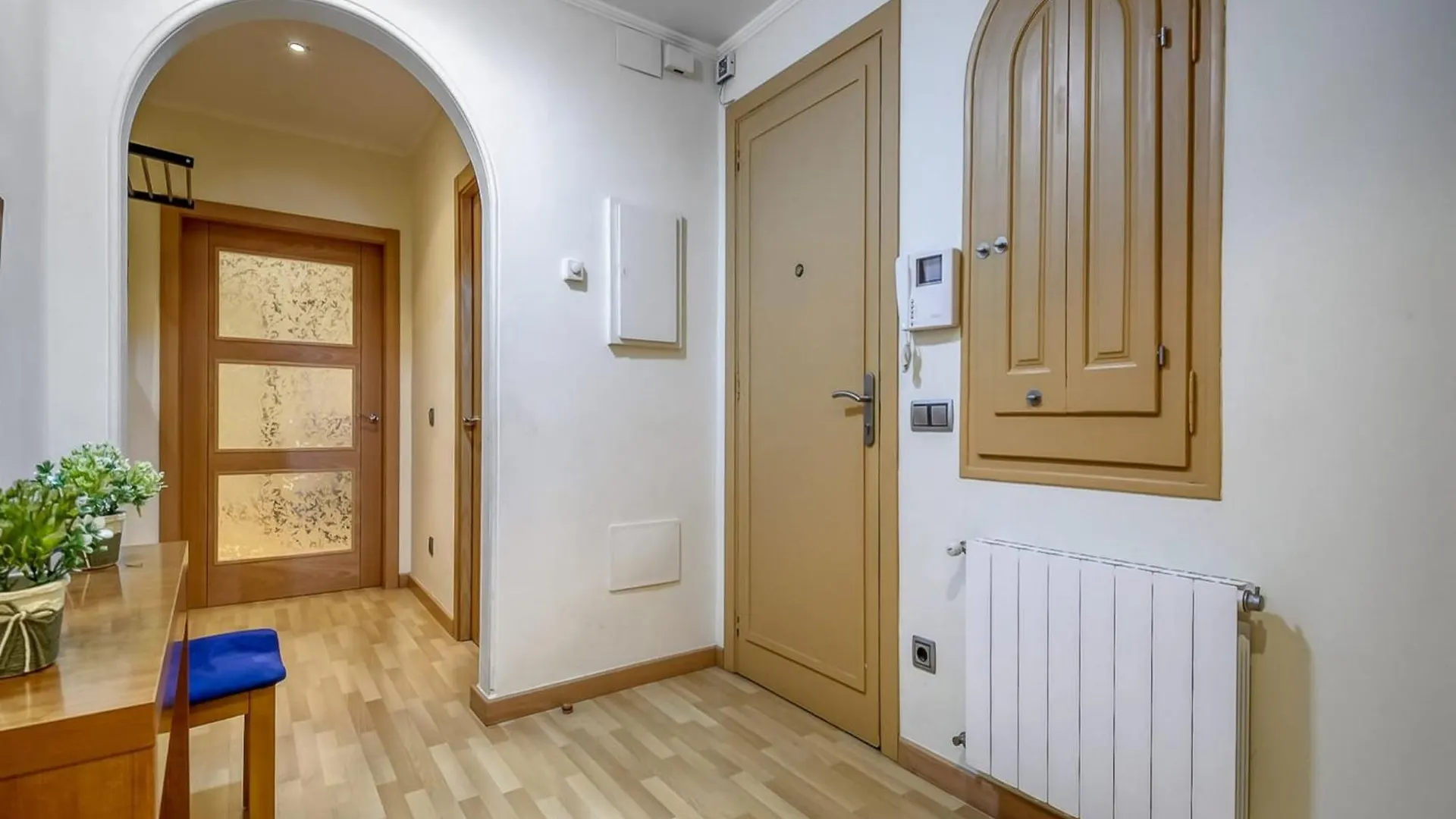 Apartment With View Ρόζες
